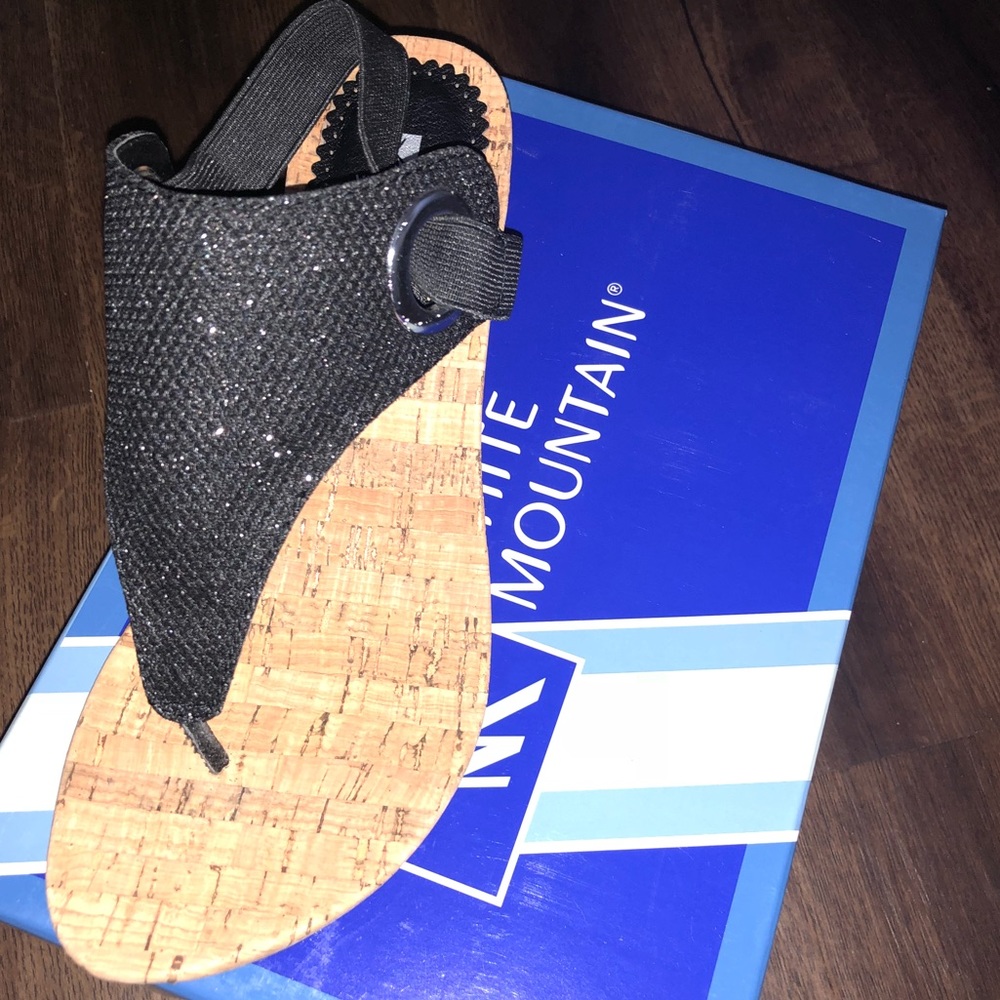 Brand new White Mountain Aida wedges with elastic